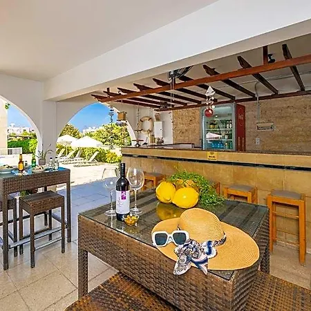 Stephanos Garden Aparthotel