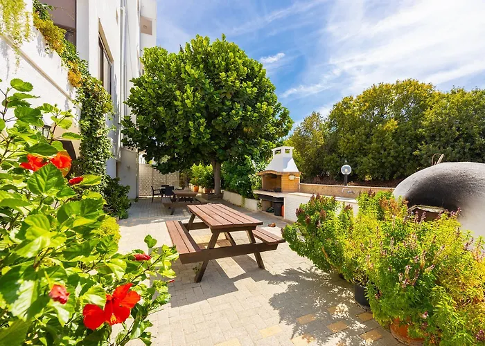 Stephanos Garden Aparthotel Polis